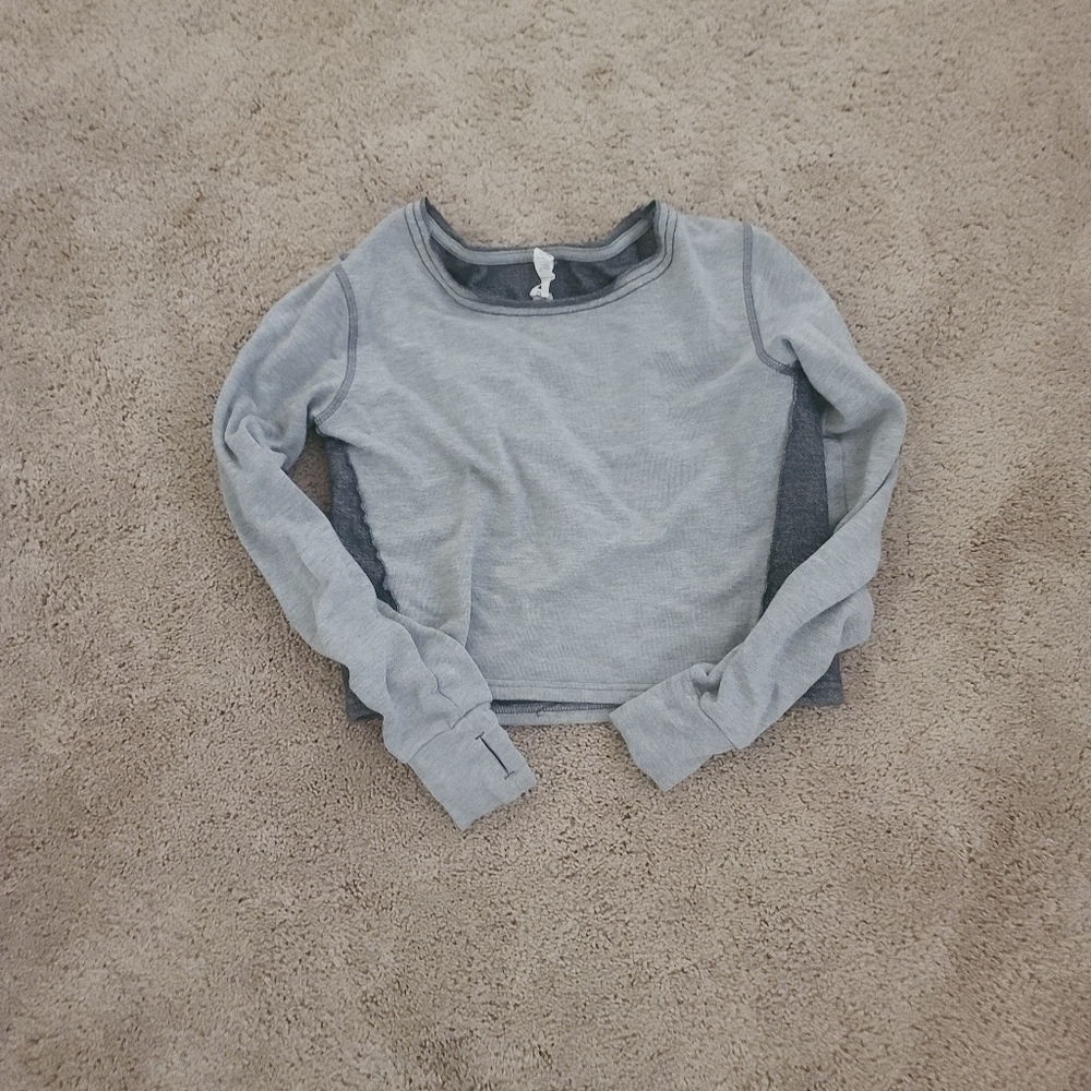 Cropped workout top- 90 degree